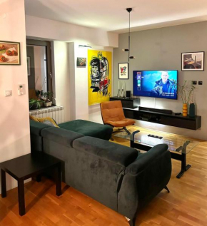 Luxury Artistic Apartment
